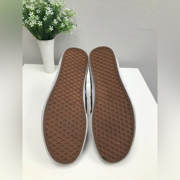 Vans Mickey Mouse printed Sneakers - Size Women’s 13/ Men’s 11 - Picture 3 of 4